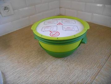 tupperware magnetron met harde basis (stacaravan - kot) beschikbaar voor biedingen