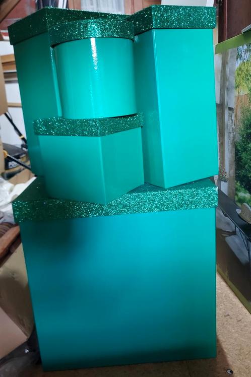 Grote geschenkdozen als decoratie/kerstversiering, Diversen, Kerst, Zo goed als nieuw, Ophalen