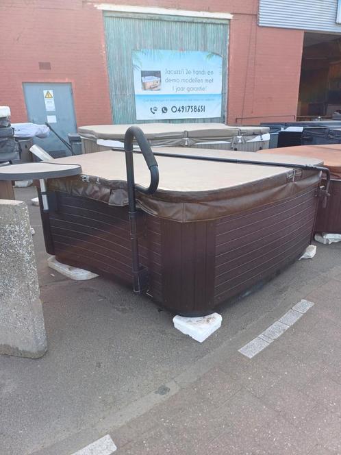 Jacuzzi gratis geleverd geplaatst, Tuin en Terras, Zwembad-toebehoren, Zo goed als nieuw, Ophalen of Verzenden