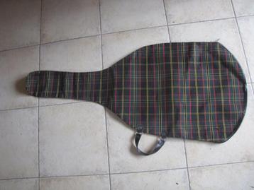 sac de guitare rétro, Enlèvement