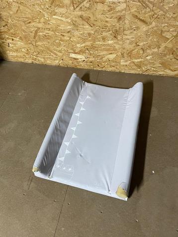 Baby verzorgingsmatras beschikbaar voor biedingen
