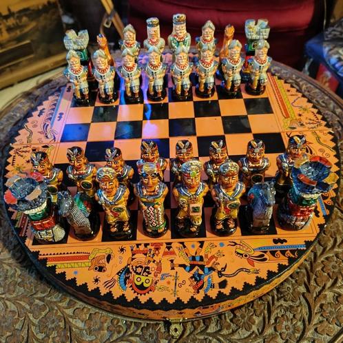 Prachtig schaakbord met set terracotta pionnen te koop., Hobby en Vrije tijd, Denksport en Puzzels, Zo goed als nieuw, Schaken