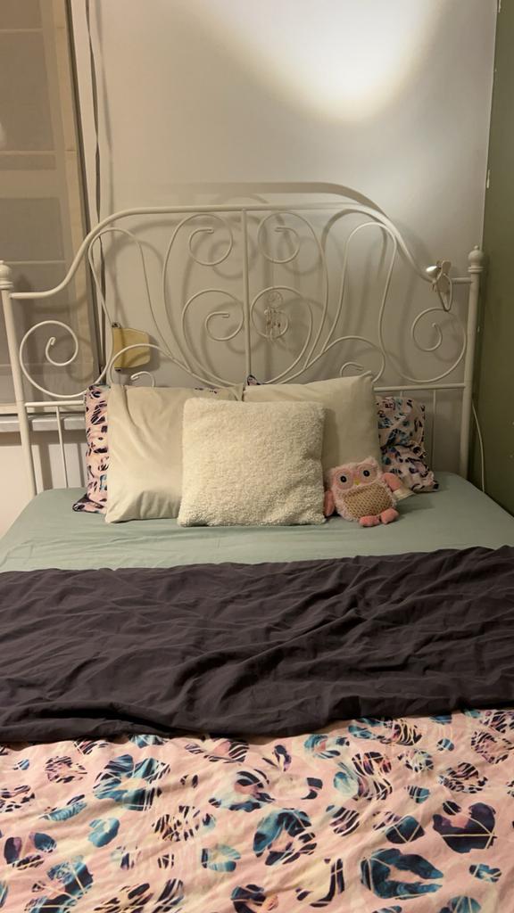 Ikea bed 140x200, Huis en Inrichting, Slaapkamer | Bedden, Zo goed als nieuw, Ophalen