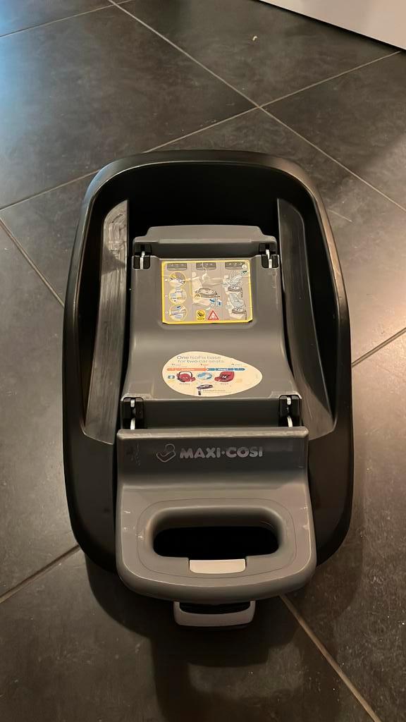 Familyfix met gratis Maxi Cosi Pebble, Kinderen en Baby's, Autostoeltjes, Gebruikt, Maxi-Cosi, Isofix, Ophalen