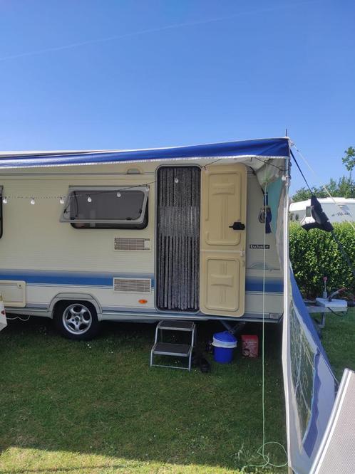 Adria 462 exclusief + luifel + inboedel, Caravans en Kamperen, Caravans, Particulier, tot en met 4, 1250 - 1500 kg, Standaardzit
