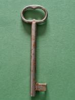 Antieke sleutel in ijzer 18de -19de eeuw (5), Antiek en Kunst, Ophalen of Verzenden