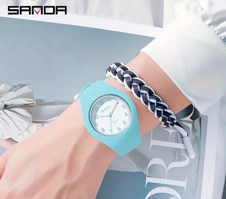 MOOIE NIEUWE WATERDICHTE TRENDHORLOGEHORLOGES, Handtassen en Accessoires, Horloges | Dames, Nieuw, Ophalen