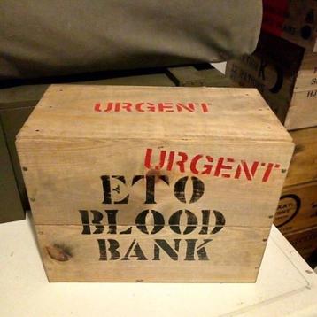 Caisse US WW2 : ETO BLOOD BANK - Médic beschikbaar voor biedingen