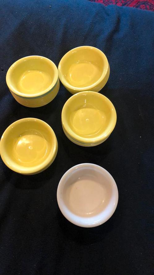 Dessert schaaltjes, diameter 13 cm, Huis en Inrichting, Keuken | Servies, Zo goed als nieuw, Kom(men), Effen, Overige materialen