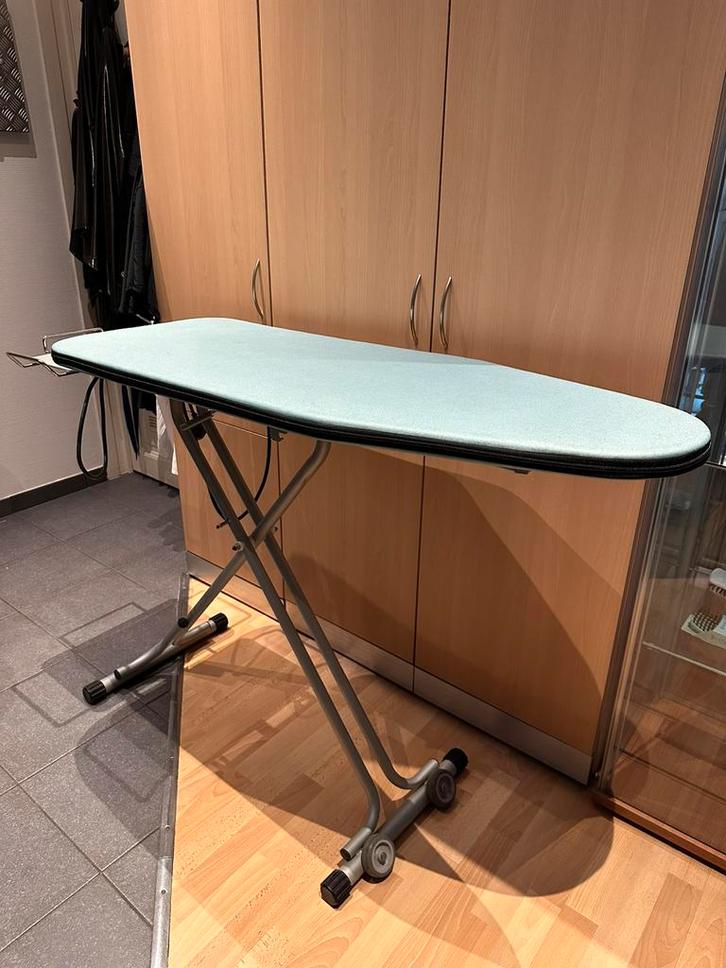 Professionele strijkplank, Elektronische apparatuur, Strijkijzers en Strijkplanken, Ophalen