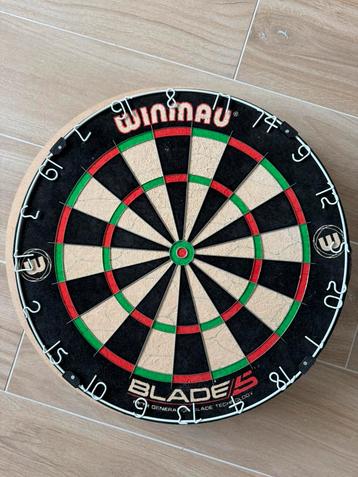Winmau Blade 5 + panneau amortisseur + cible Corona Vision, Enlèvement, Comme neuf, Cible de fléchettes