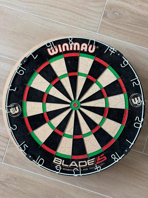 Winmau Blade 5 + dempbord + target corona vision, Sport en Fitness, Darts, Zo goed als nieuw, Dartbord, Ophalen