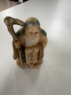 Netsuke oude man met stok, Antiek en Kunst, Kunst | Niet-Westerse kunst, Ophalen of Verzenden