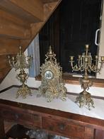 Schouw .klok met kandelaars, Ophalen