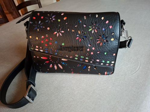 Desigual handtas - Nieuw!, Handtassen en Accessoires, Tassen | Damestassen, Handtas, Zwart, Ophalen of Verzenden