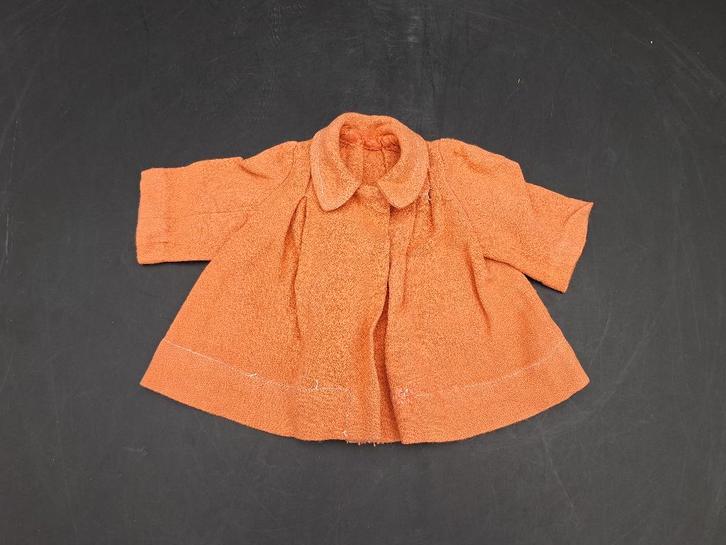 oud klein poppenjasje, jaren 50, Verzamelen, Poppen, Zo goed als nieuw, Kleertjes, Ophalen of Verzenden