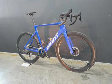 Giant PROPEL ADVANCED 1 M/L Aerospace blue 4799 € --> 3999