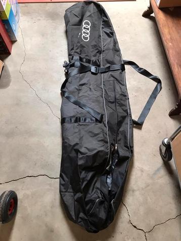 Ski zak beschikbaar voor biedingen