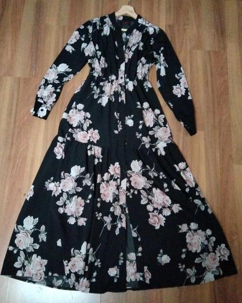 lange jurk / maxijurk bloemen P & Y maat 40 - 42, Kleding | Dames, Jurken, Zo goed als nieuw, Maat 38/40 (M), Zwart, Onder de knie