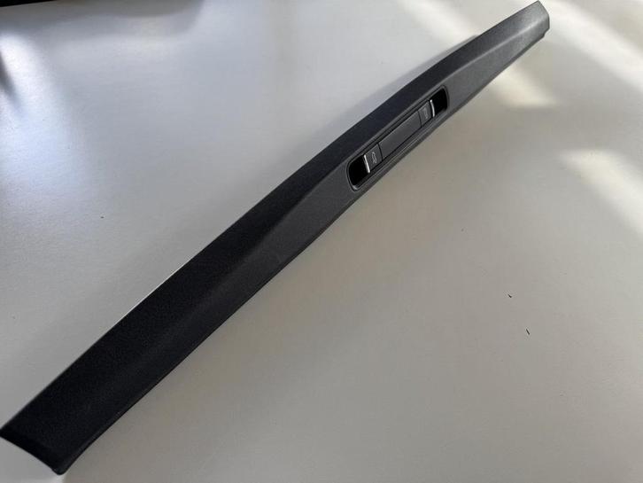 991.555.019.04 instaplijst met schakelaars, Auto-onderdelen, Carrosserie, Gebruikt, Ophalen of Verzenden