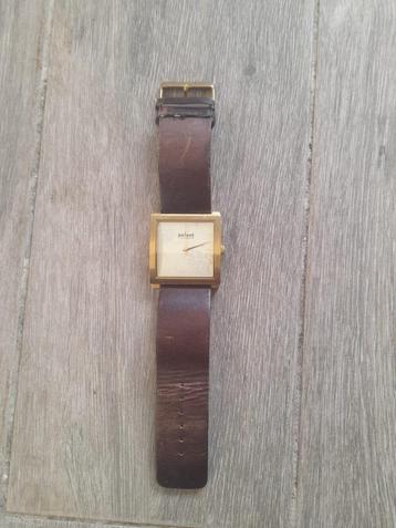 Axent – Leren Band, Gouden Kast beschikbaar voor biedingen