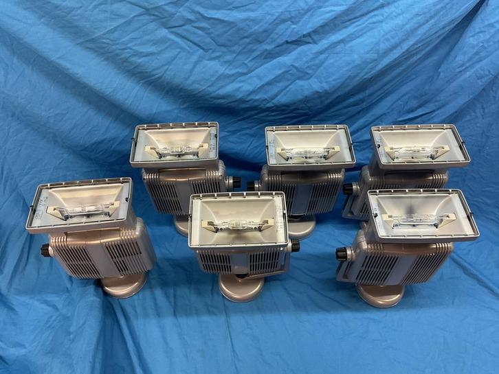 Lot de 8 projecteurs Philips 150W MHN-TD, Jardin & Terrasse, Éclairage extérieur, Comme neuf, Appliques murales, Aluminium, 50 à 250 watts