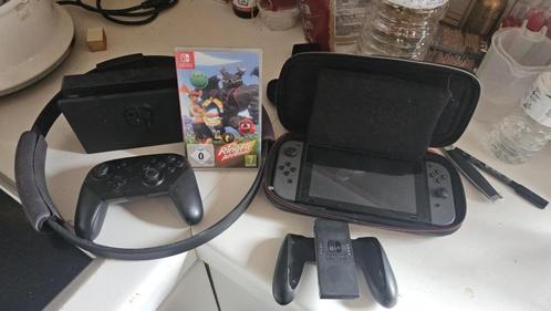 Nitendo Switch met pro controller 240€ Zonder 200€, Games en Spelcomputers, Spelcomputers | Nintendo Switch, Zo goed als nieuw