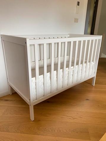 Babybed Sundvik Ikea beschikbaar voor biedingen