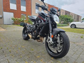 MV Agusta Brutale 800 R van 2024 met maar 200 kms!  beschikbaar voor biedingen
