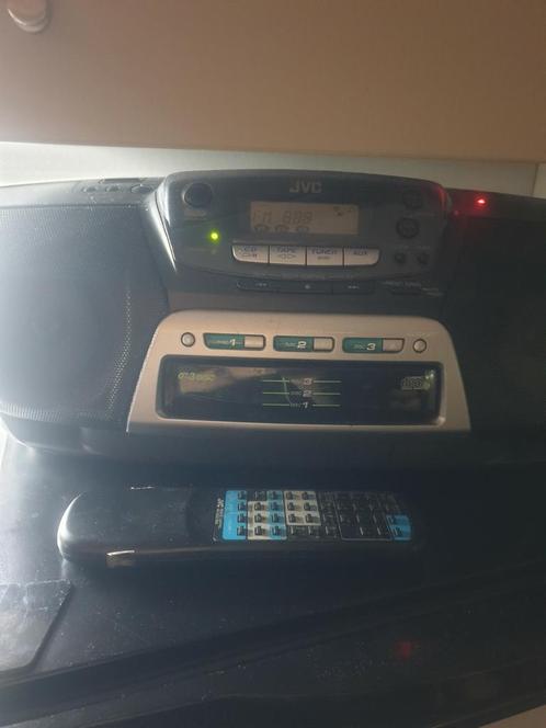 Te koop mooie radio JVC met 3cd-speler !!, Audio, Tv en Foto, Radio's, Zo goed als nieuw, Radio, Met cd-speler, Ophalen