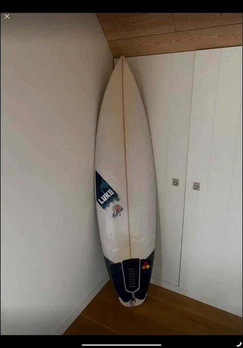Luke Budd Shortboard: 25L + vinnen, Watersport en Boten, Golfsurfen, Zo goed als nieuw, Shortboard, Ophalen