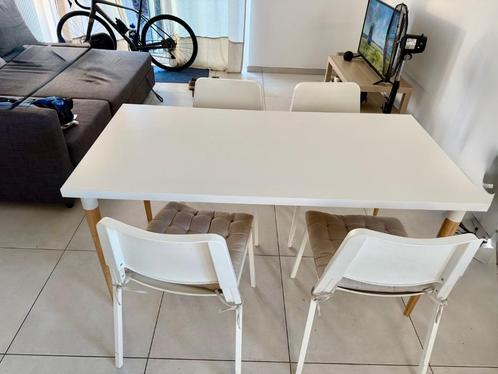 IKEA LINNMONTAFEL met HILVER BAMBOEPOTEN met 4 witte stoelen, Huis en Inrichting, Tafels | Sidetables, Zo goed als nieuw, Ophalen