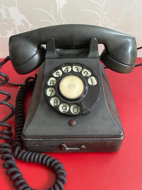 Bakeliet Bell Telephone toestel - Model 2749-RB (1956), Antiek en Kunst, Curiosa en Brocante, Ophalen of Verzenden
