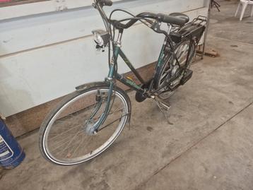 te koop spartamet damesfiets, staat reeds lang stil