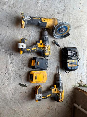 visseuse perceuse ,meuleuse avec chargeur 2 batteri, Enlèvement ou Envoi, Comme neuf, Perceuse