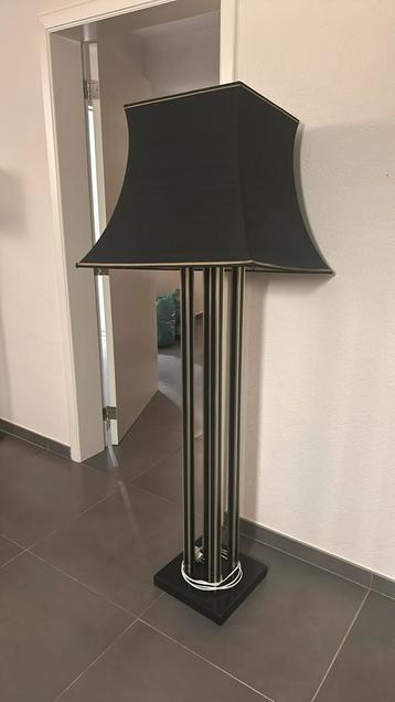 Elegante vintage staande lamp beschikbaar voor biedingen