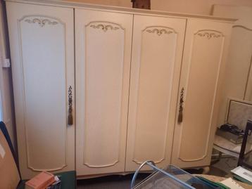 Complete slaapkamer jaren '70 beschikbaar voor biedingen
