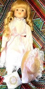 Vintage porseleinen pop Jessica 40 cm in doos met standaard, Verzamelen, Poppen, Ophalen of Verzenden, Zo goed als nieuw, Pop