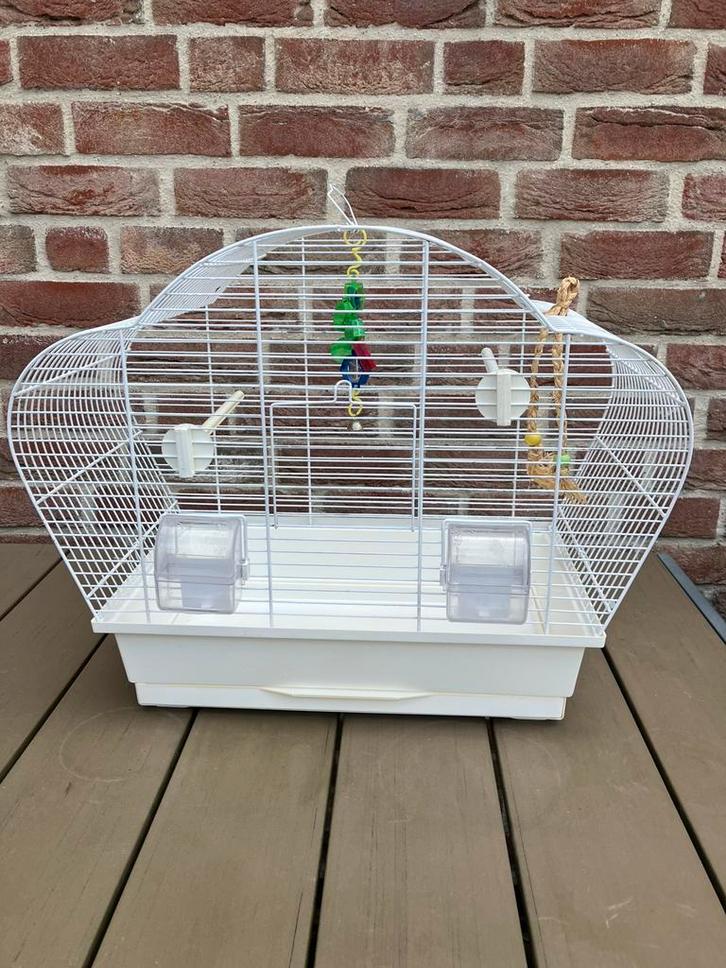 VOGELKOOI IN GOEDE STAAT MET TOEBEHOREN NU 35 EURO, Dieren en Toebehoren, Vogels | Hokken en Kooien, Zo goed als nieuw, Vogelkooi