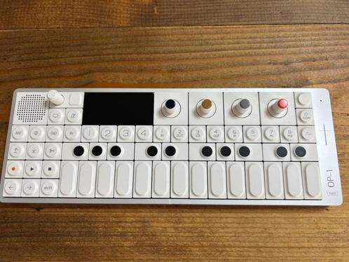 Teenage Engineering OP-1, Muziek en Instrumenten, Synthesizers, Zo goed als nieuw, Overige aantallen, Met standaard, Ophalen of Verzenden