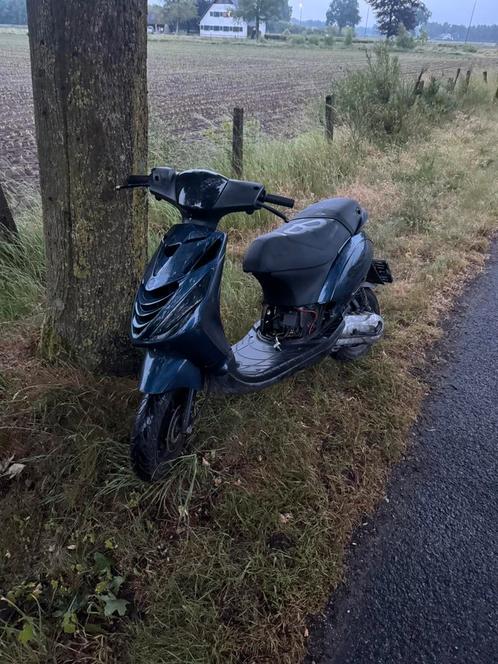 Zip 172 b klasse  papieren, Fietsen en Brommers, Scooters | Piaggio, Zip, Ophalen