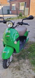 Ebretti electrische scooter a klasse 25 km per uur enkel gel, Fietsen en Brommers, Brommers | Overige merken, Ophalen
