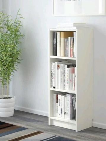 Boekenkastje beschikbaar voor biedingen