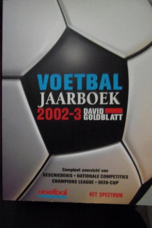 voetbaljaarboek 2002-03 , compleet voetbal geschiedenis, Boeken, Sportboeken, Ophalen of Verzenden