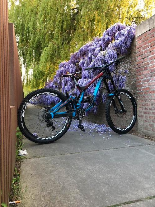 La pierre DH, Fietsen en Brommers, Fietsen | Mountainbikes en ATB, Zo goed als nieuw, Overige merken, 49 tot 53 cm, Fully, Ophalen
