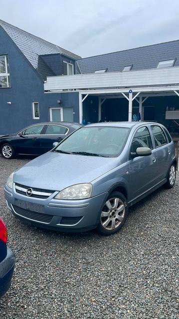 Opel Corsa twinsport 1.0 benzine 236.000 km meeneem prijs  disponible aux enchères