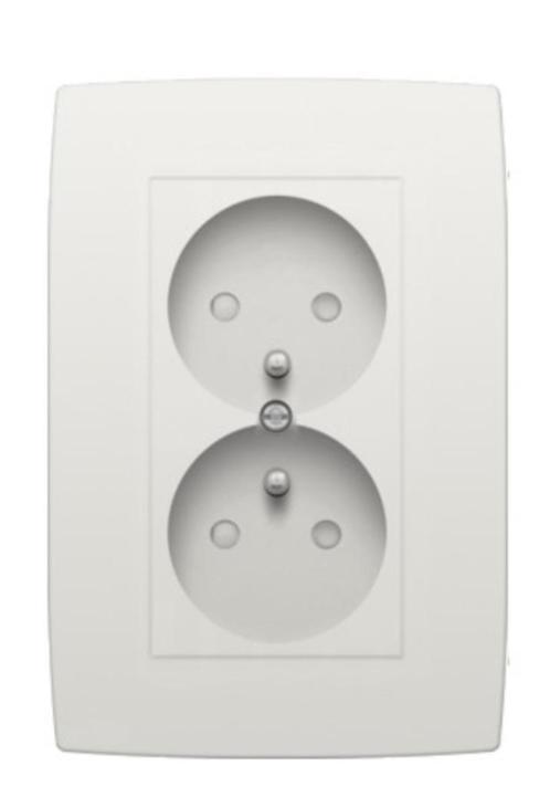Niko -  wit 101-67700 drie stuks nieuw in doos, Doe-het-zelf en Bouw, Elektriciteit en Kabels, Nieuw, Stopcontact, Ophalen of Verzenden