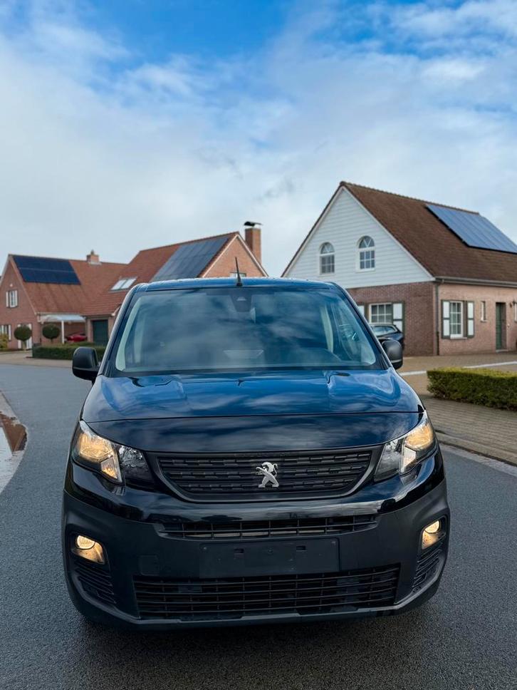 Peugeot partner 1.5 diesel/Automaat/3 Pl/130 PK/ Full Option, Auto's, Bestelwagens en Lichte vracht, Particulier, ABS, Achteruitrijcamera