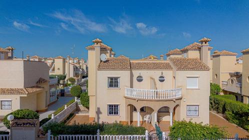 Charmant herenhuis met 3 slaapkamers in Playa Flamenca/La Ze, Immo, Buitenland, Spanje, Woonhuis, Dorp