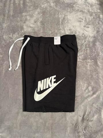 nouveau short Nike original taille M